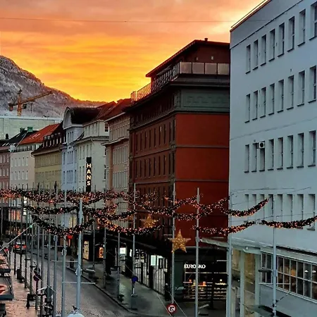 Central, Lovely With A Unique View * Μπέργκεν