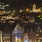 Central, Lovely With A Unique View Apartment Bergen