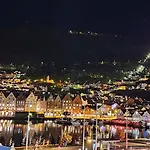 Central, Lovely With A Unique View *