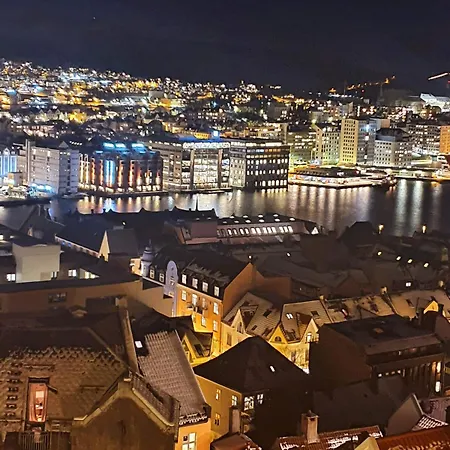 Central, Lovely With A Unique View Apartman