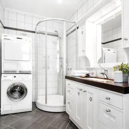 Central, Lovely With A Unique View Bergen