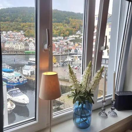 Central, Lovely With A Unique View Bergen