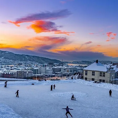 Central, Lovely With A Unique View Apartman