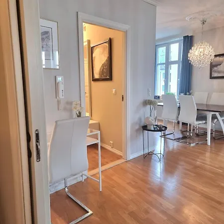 Central, Lovely With A Unique View * Bergen