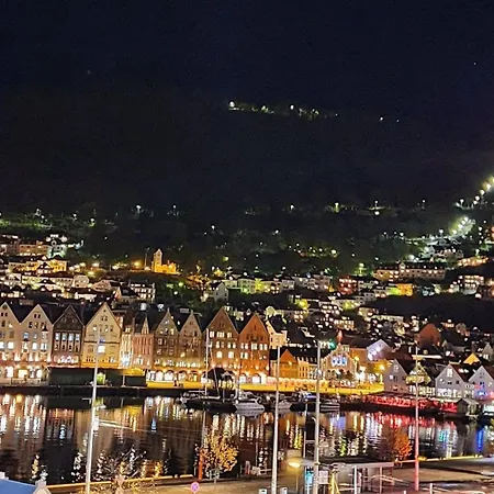 Central, Lovely With A Unique View *