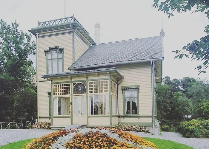 Daire Central, Lovely With A Unique View