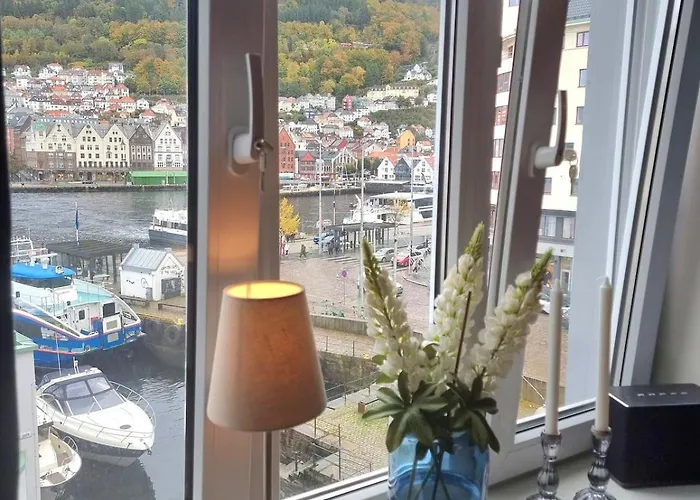 Central, Lovely With A Unique View Bergen